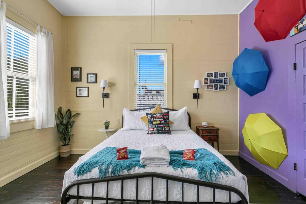 Friends Airbnb Themed 2Bed 2Bath Walkable To All Of Ybor Tampa Zewnętrze zdjęcie